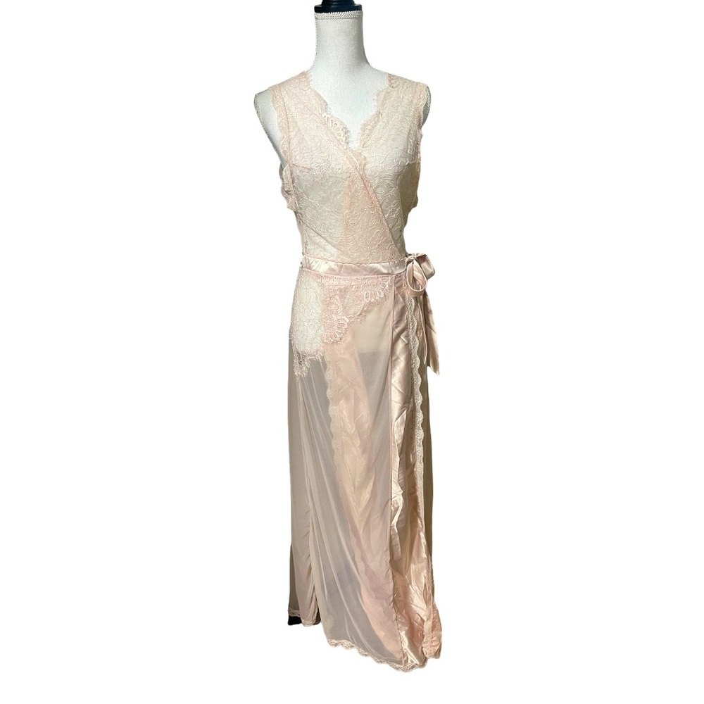 Baby pink romantic lace robe
